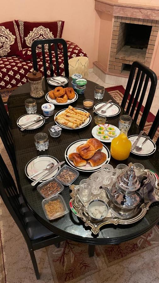 Maison De Ville Agreable Avec Un Patio Marocain ワルザザート エクステリア 写真